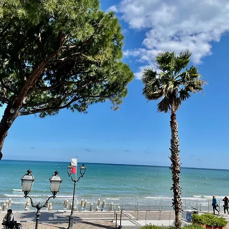 Beau Rivage Szálloda 3*