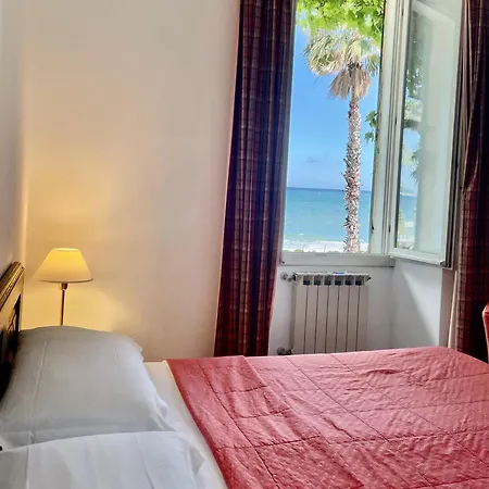 Hotell Beau Rivage 3*